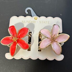 Sunday State set of 2 floral metal claw clips